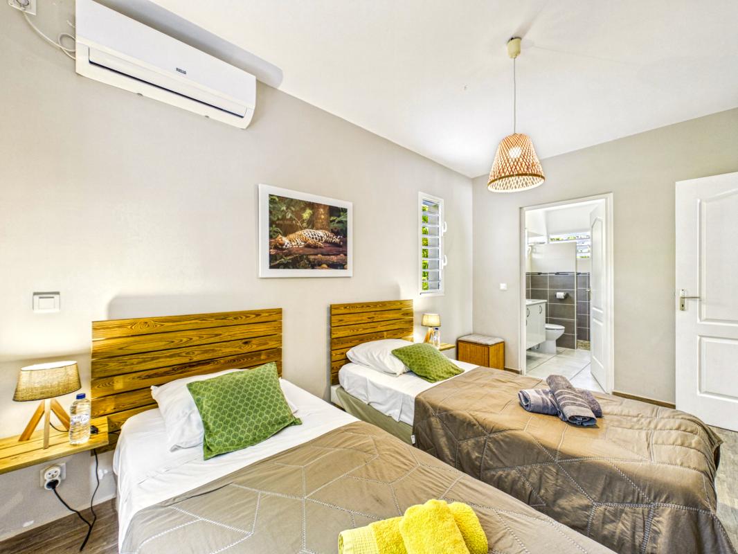 29.Location villa piscine proche plage Saint François Guadeloupe